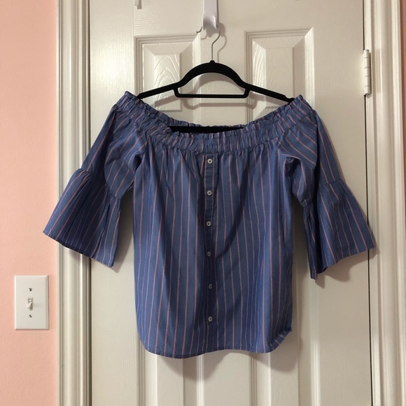 Abercrombie & Fitch Tops - Abercrombie & Fitch Off the Shoulder Blouse Abercrombie & Fitch Tops - Abercrombie & Fitch Off the Shoulder Blouse